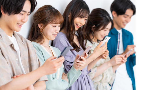 ≪携帯販売|家電量販店スマホ販売スタッフ(au担当)≫(株式会社日本パーソナルビジネス 九州支店)/F1_1169の求人メインイメージ