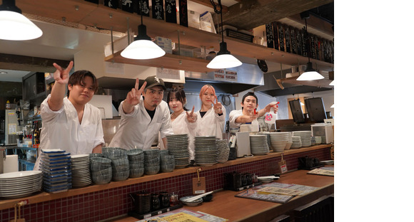 肉汁餃子と大鍋煮込み しんちゃん 西九条/ホール・キッチンの求人メインイメージ