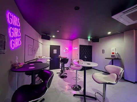 ピカピカな店内！立地良いエリア！
