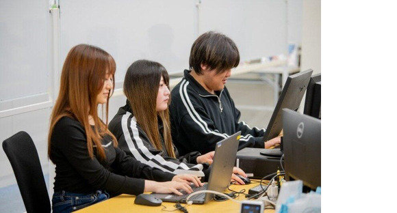 ポールトゥウィン株式会社 札幌第三センター_01/H330-082の求人情報ページへ
