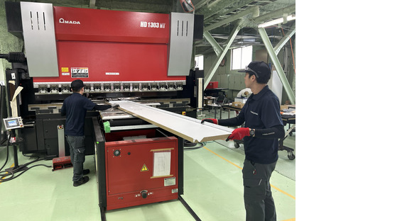 株式会社東横イン電建 正社員(アルミパネルの製造・加工スタッフ)の求人情報ページへ